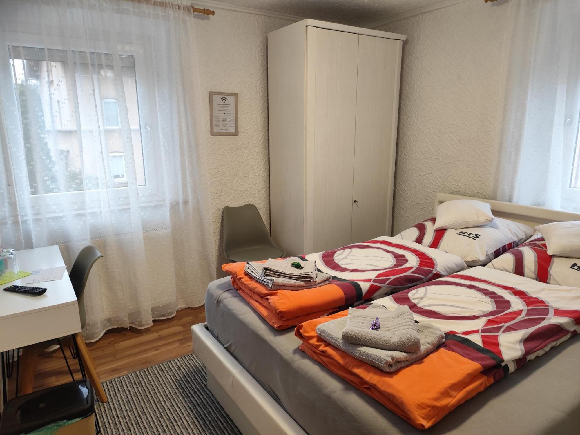 Gaestezimmer Boxenstopp Veitsbronn Exterior foto